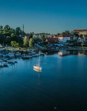 LOMA aamiaisen kera